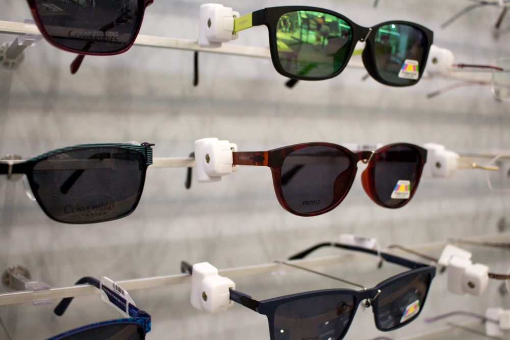 It's just an image of Universal Optical Tags and Labels It's just a picture of Universal Optical Tags and Labels