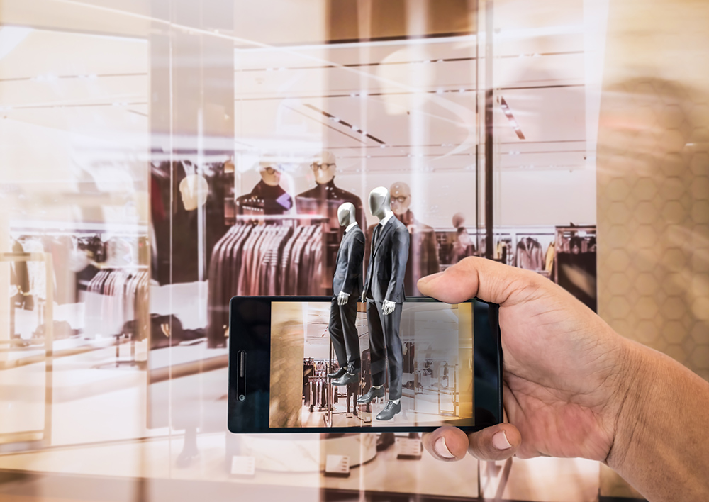 Augmented Reality, new edge for bricks and mortar